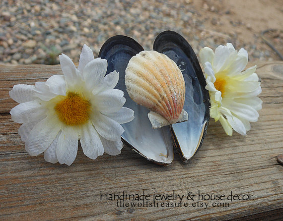 Seashell Hair Barrette - Handmade Hair Accessory Using Natural Seashells - White Daisy Fabric Flowers